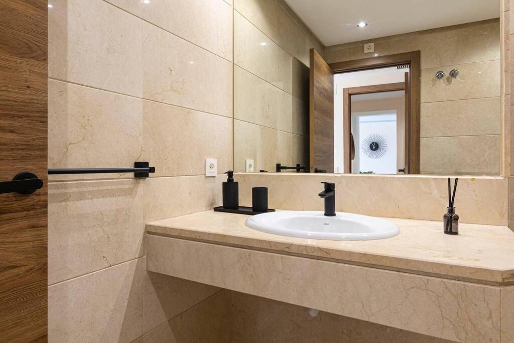 Appartement Spacious And Luxurious In Puerto Banus Marbella